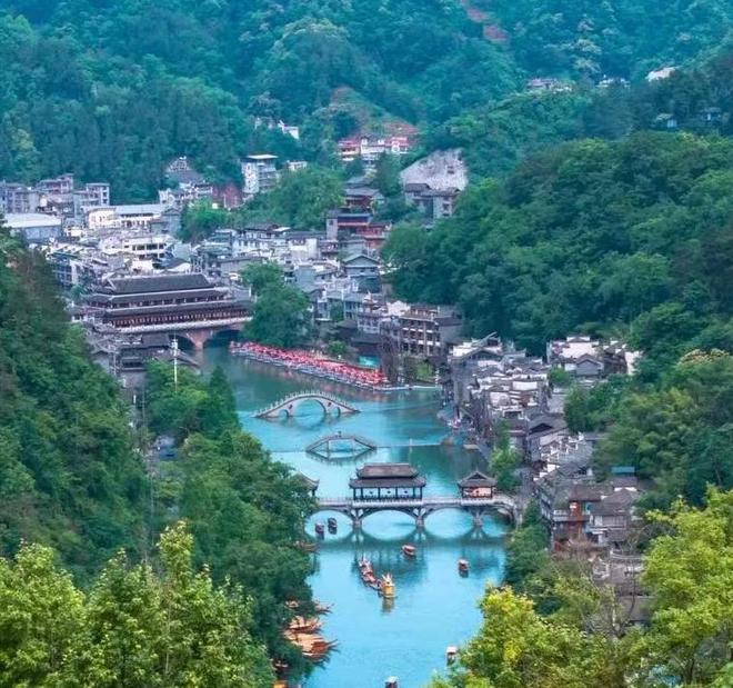 攻略：走进沈从文笔下的诗意世界pg电子平台边城茶峒古镇旅游(图3)