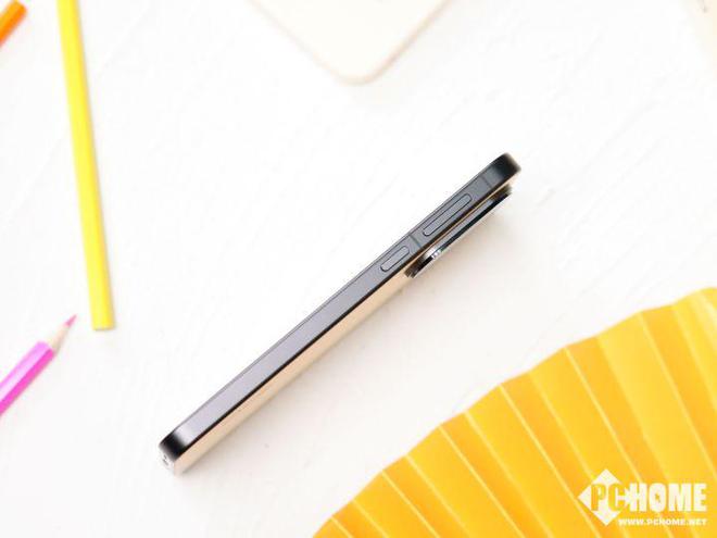 mini评测 拉开小屏手机普及盛宴pg电子平台vivo S30 Pro(图5)